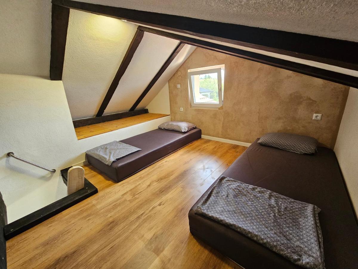 Villa Punta Blava: Beachfront Family Retreat with Sea Views Obrovac Exterior photo